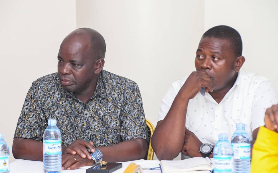 USSSAOnline's tweet photo. ๐ธ
Frame 1: Nasiwu Sadic - @Ugvolley President
Frame 2: Lutwama Isaac Nsubuga - @UgandaRugby CEO
Frame 3 : USSSA President Emeritus Okanya Patrick and Ayub Khalifa Kiyingi (USSSA EXCOM)
Frame 4: Mr. Edgar Watson - @OfficialFUFA CEO
#USSSAUpdates
#ForSchoolSportsForBetter