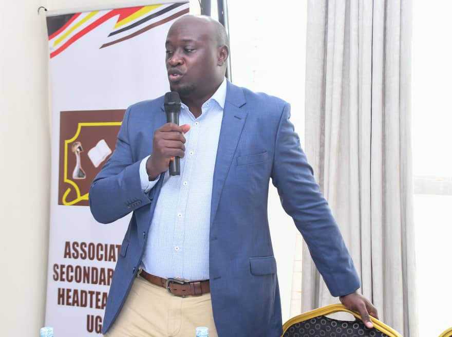 USSSAOnline's tweet photo. ๐ธ
Frame 1: Nasiwu Sadic - @Ugvolley President
Frame 2: Lutwama Isaac Nsubuga - @UgandaRugby CEO
Frame 3 : USSSA President Emeritus Okanya Patrick and Ayub Khalifa Kiyingi (USSSA EXCOM)
Frame 4: Mr. Edgar Watson - @OfficialFUFA CEO
#USSSAUpdates
#ForSchoolSportsForBetter