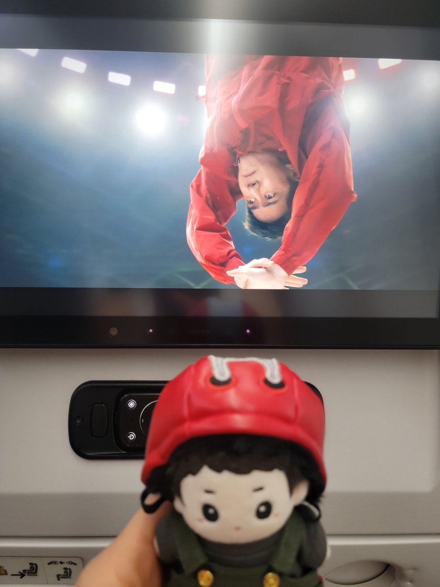 Got to rewatch One and Only during my flight to Vietnam
#WangYibo #OneAndOnly #WangYibo_OneAndOnly