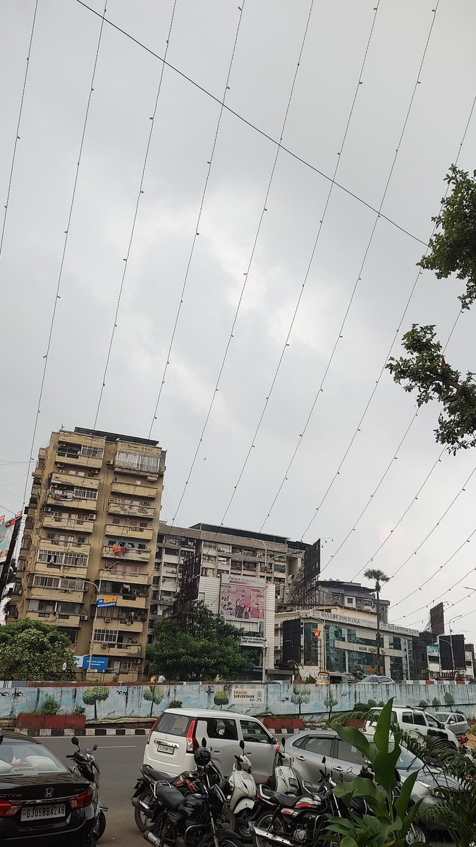 TheTweetShit's tweet photo. @0kayyash The weather ☁️✨ https://t.co/j8lr0r0MtT