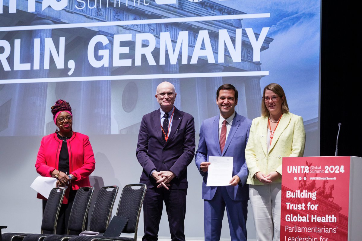 UNITE_MPNetwork's tweet photo. 📢 #UNITEGlobalSummit 2024 | Parliamentarians around the world sign a statement in support of the #PandemicAgreement, a significant commitment to strengthen pandemic preparedness, response, and equitable access to health.

#HealthForAll

Read more here👇
https://t.co/NdvW2VwE2j https://t.co/zjp1dCHjSE