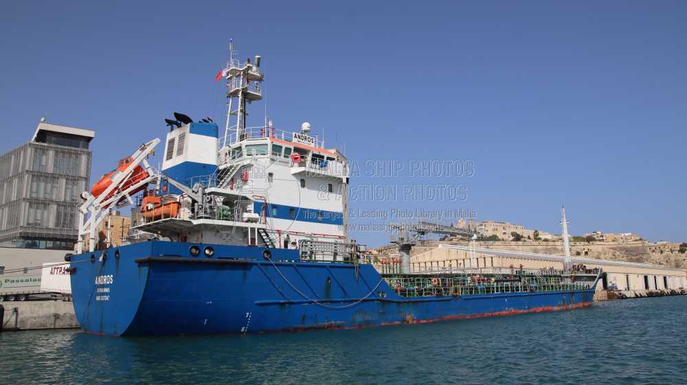 Shipguru's tweet photo. #Chinabuilt #bunkeringtanker #ANDROS #berthed at #grandharbourmalta - 23.10.2023 - https://t.co/nfgboxc3g3 - NO PHOTOS can be used or manipulated without our permission @Rich_Ships @ShipsInPics @ShippingMag @ShippingMagnate https://t.co/26MpAjrw2z
