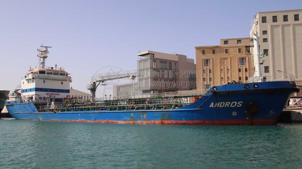 Shipguru's tweet photo. #Chinabuilt #bunkeringtanker #ANDROS #berthed at #grandharbourmalta - 23.10.2023 - https://t.co/nfgboxc3g3 - NO PHOTOS can be used or manipulated without our permission @Rich_Ships @ShipsInPics @ShippingMag @ShippingMagnate https://t.co/26MpAjrw2z