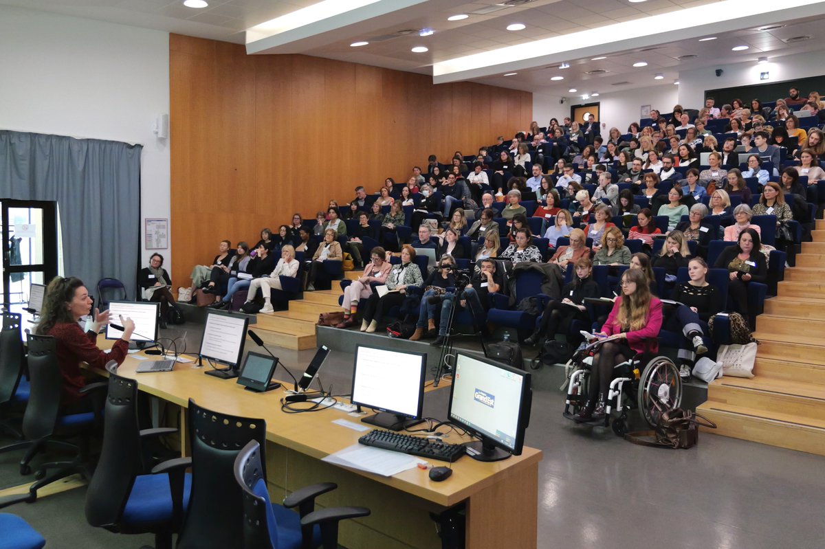 acnancymetz's tweet photo. Comment parler des métiers selon le développement cognitif des adolescents ? Séminaire à destination des #psyEN EDO de @acnancymetz organisé par le SAIO sur le thème de la #découvertedesmétiers et animé par Kimberley Brioux, maître de conférence en psychologie du développement https://t.co/XZSep0Tpdv