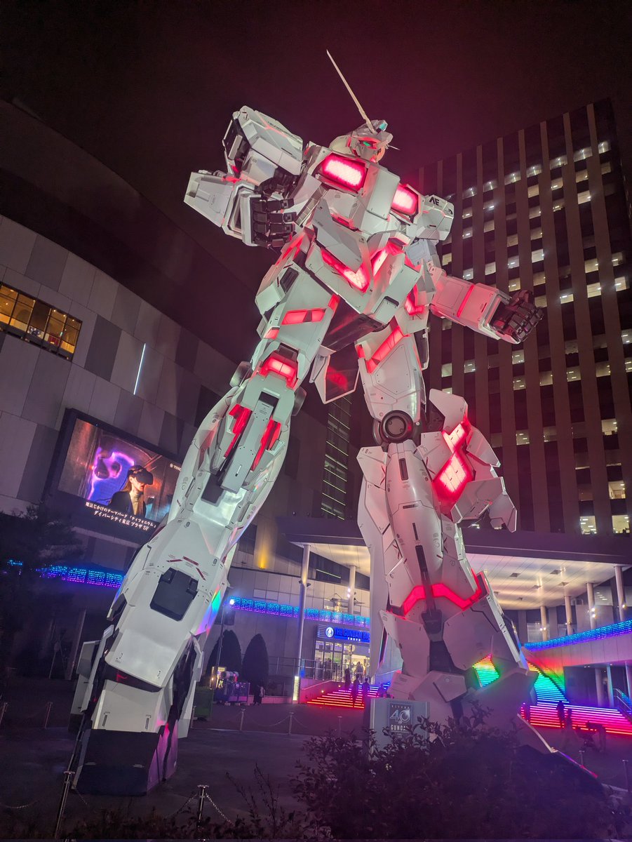 TaiHusky's tweet photo. Managed to take a few pics of Digimon locations and the Gundam today. https://t.co/wQyMYDUUHa