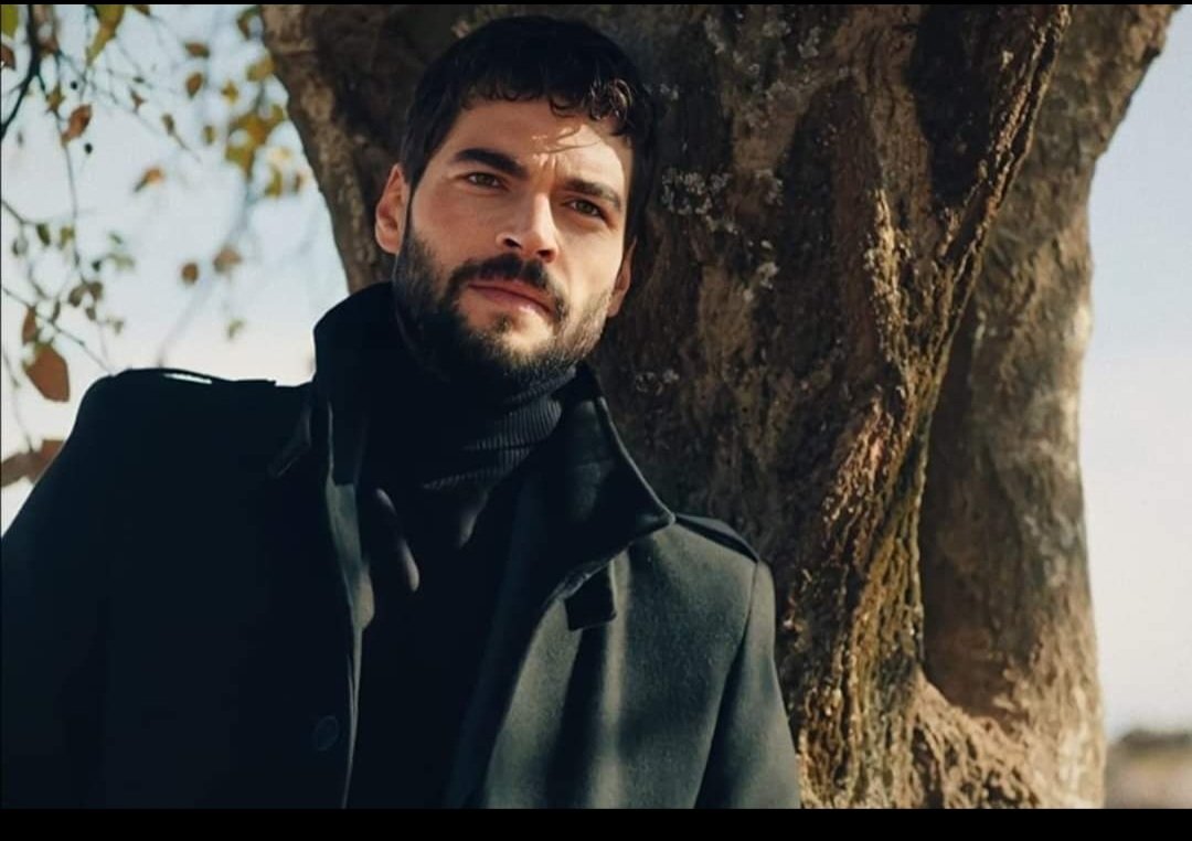 Eres lo que cada noche sueño!!!
Mi hombre favorito....cada día me enamoró más de tu belleza!!!
😍💘🥰
#AkinAkinözü