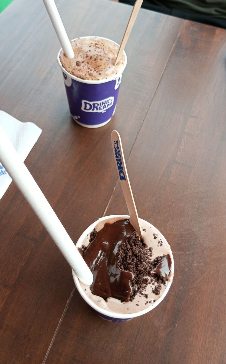 inklinggankitaa's tweet photo. "Choco-craving? Solved. Cadbury shake = instant happiness. ๐ฅค๐ซ #ShakeBreak #BlissMode" https://t.co/2LsRgu2fNJ
