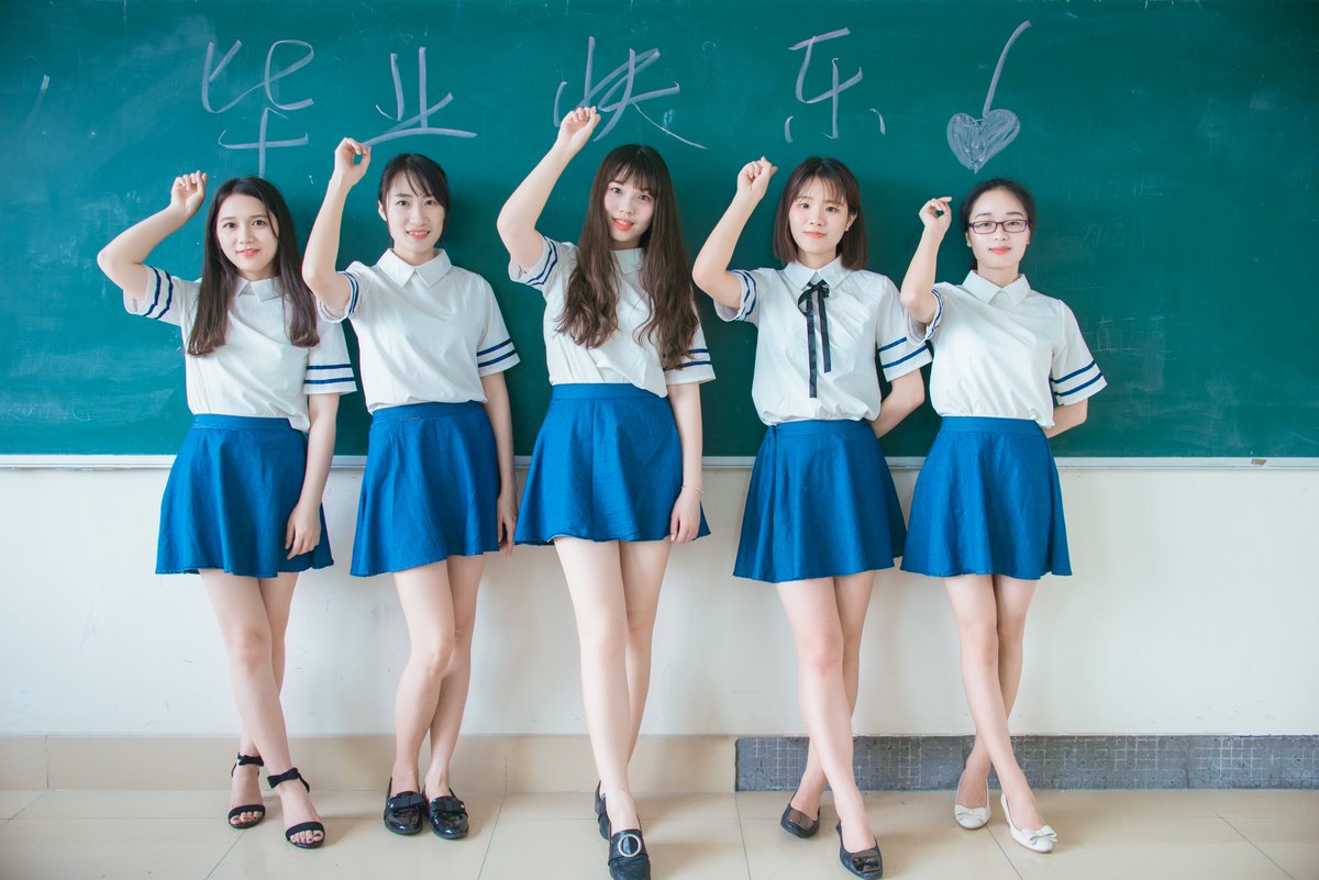 毕业小姐姐写真[348P+4.05G] #眼镜娘 #眼镜妹 #毕业照 #女大学生 #写真 
No.101317 预览全套尺度看置顶或私信 投稿：@007share 
眼镜娘圈子：https://t.co/VSeJDJ4Yn7 https://t.co/E4zBwPt8yX