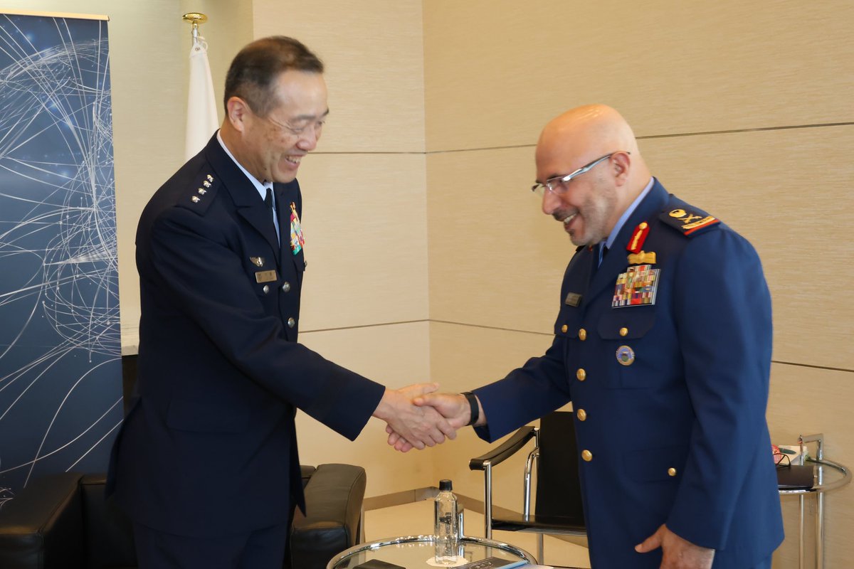 #AFFJ Day 3, #GenUchikura and air chiefs visited “Japan International ...