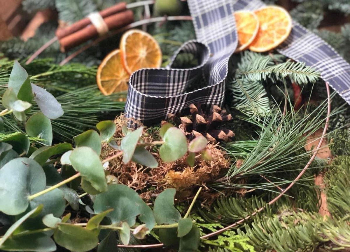 🎄BACK BY POPULAR DEMAND….DIY WREATH KITS  AVAILABLE TO ORDER NOW!!  🎄

Everything you need to create, from scratch, your very own door wreath! The kit includes a step by step instruction sheet! Available between Friday 29th November and Tuesday 10th December.  01535662285 RT