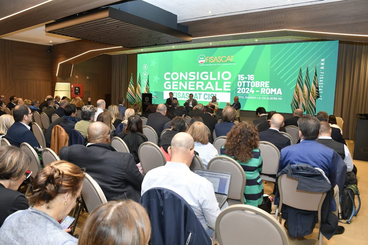 CislNazionale's tweet photo. Il Segretario Generale della Cisl, Luigi Sbarra oggi a Roma all’iniziativa sul “Futuro del lavoro in Italia e in Europa”, nel quadro del Consiglio Generale della @FisascatCisl75 . Il leader della Cisl sarà intervistato, a conclusione dei lavori,  dalla giornalista Monica Setta. https://t.co/g6tMNUNvYh