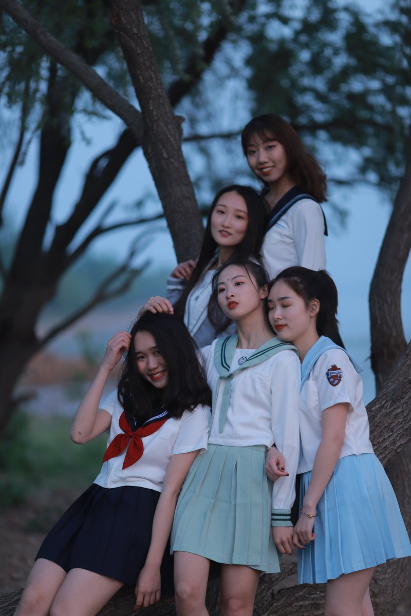 毕业小姐姐写真[570P+3.06G] #眼镜娘 #眼镜妹 #毕业照 #女大学生 #写真 
No.101414 预览全套尺度看置顶或私信 投稿：@007share 
眼镜娘圈子：https://t.co/VSeJDJ4qxz https://t.co/rEqWbSqvpJ