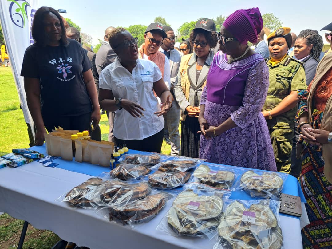 Lizzy Muzungaire tweet media