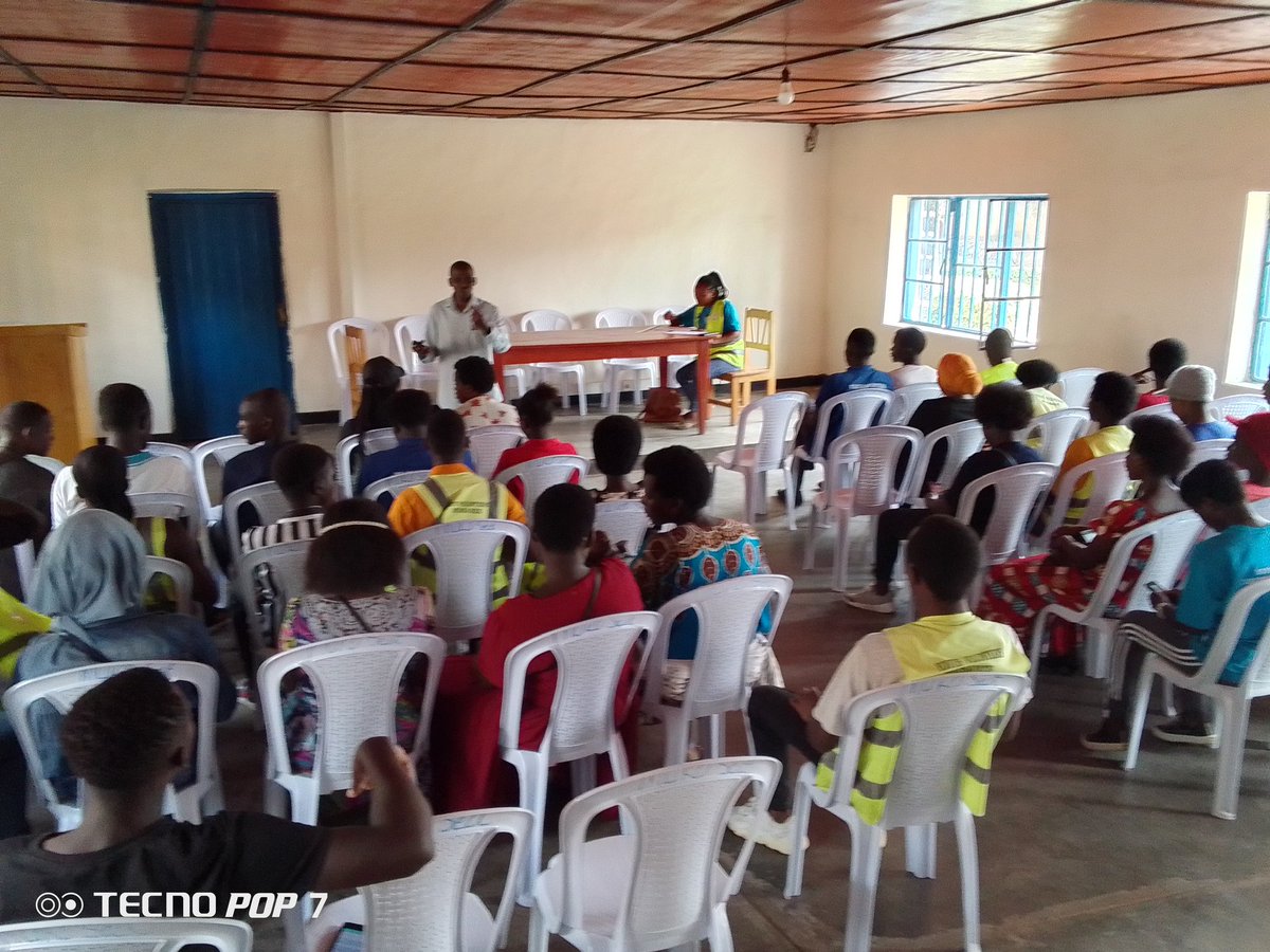 RYVCPMukoSector's tweet photo. 1/2
None kuri Uyu wa 16/10/2024
#Muko_Youth_Volunteers Twagiranye Inama na bagize Komite ya #Musanze_Ryvcp District ku rwego rw'Akarere ka Musanze ndetse na #Afande #DPCEO_Musanze_District 
Turi kwibutswa inshingano ya #RYVCP Muri Uku Kwezi kwahariwe Ibikorwa By' Ubukorerabushake https://t.co/Ix1XX7TNl5