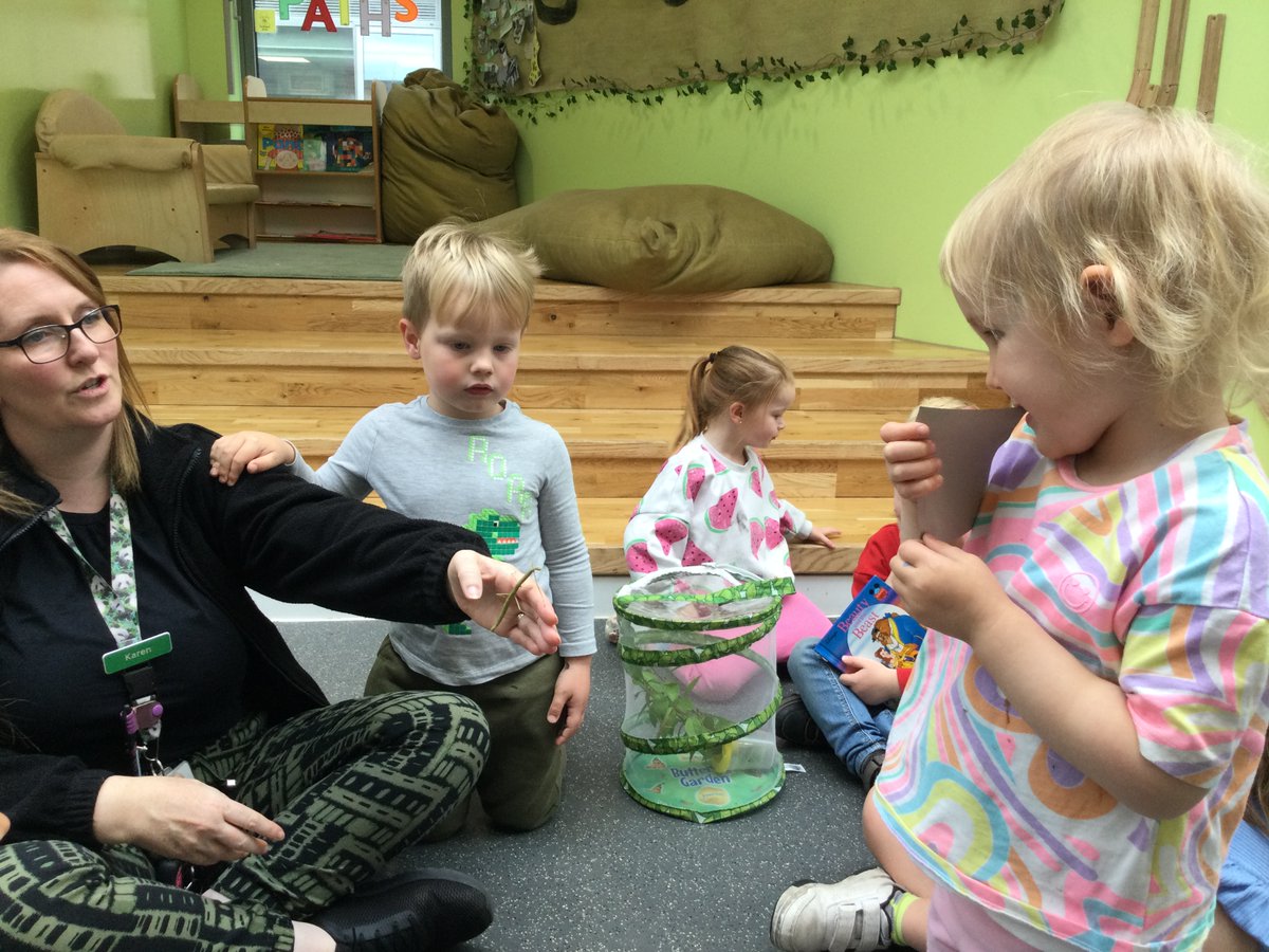 PwickNorthEYC's tweet photo. We had some creepy crawly visitors to the EYC! The children learned all about stick insects, how they live and what they need to grow. Some very brave children and staff! https://t.co/4Pu5fmxhhg