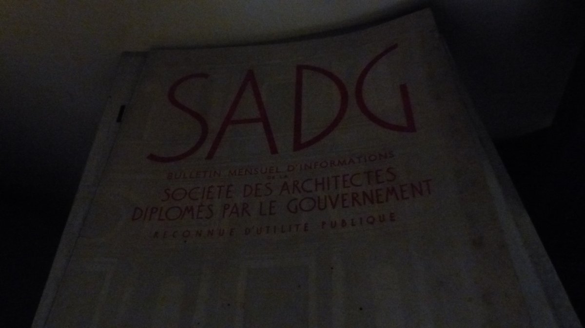 Memoire2cite's tweet image. des tas de #livres sur l&apos; #architecturemoderne #Mémoire2ville la #banlieue #architecte #architecture #mémoire2cité le Logement Collectif