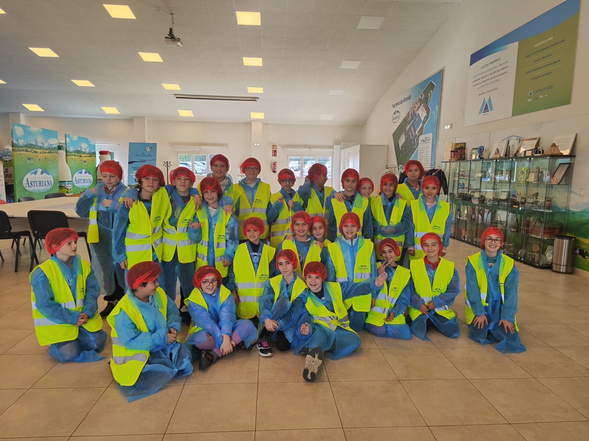 Los grupos de 4° curso visitan la fabrica "Central Lechera Asturiana" para conocer sus instalaciones y la elaboración  de productos lacteos. 
<a href="/LecheAsturiana/">Central Lechera Asturiana</a>