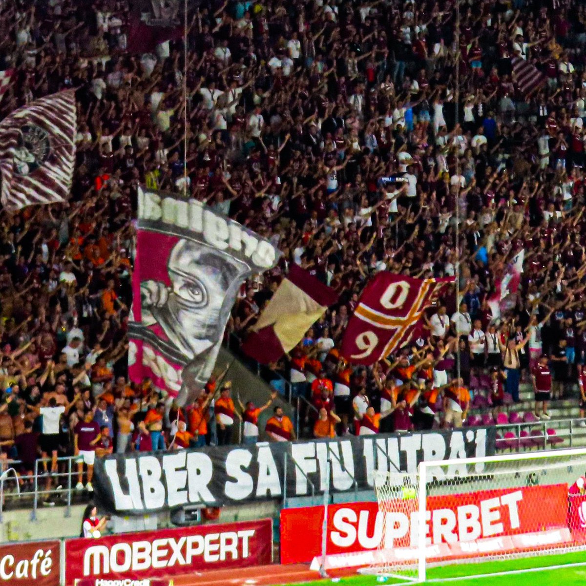 Seit Beginn der Saison gibt es in Rumänien einen landesweiten Protest der Fanszenen.

Da Politiker ihre Versprechen nicht hielten, wird es ab dem kommenden Wochenende radikaler.

Wir haben einen Artikel zu den Entwicklungen in unserer App verfasst.

app.dwids.com/articles?id=ot…