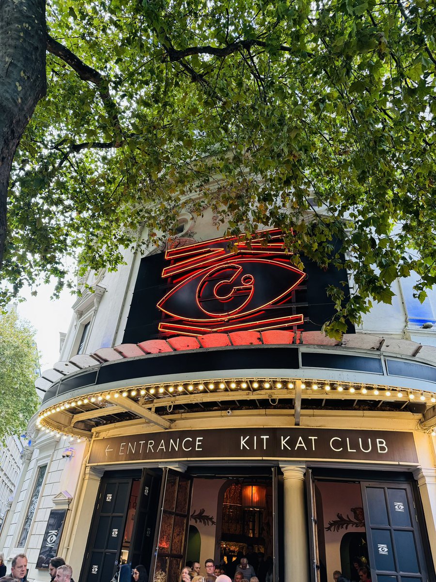 loobyloubell's tweet photo. Birthday trip to London to see Caberet @kitkatclubLDN absolutely fantastic show and experience 🤩 https://t.co/xVF2ZrvzGM