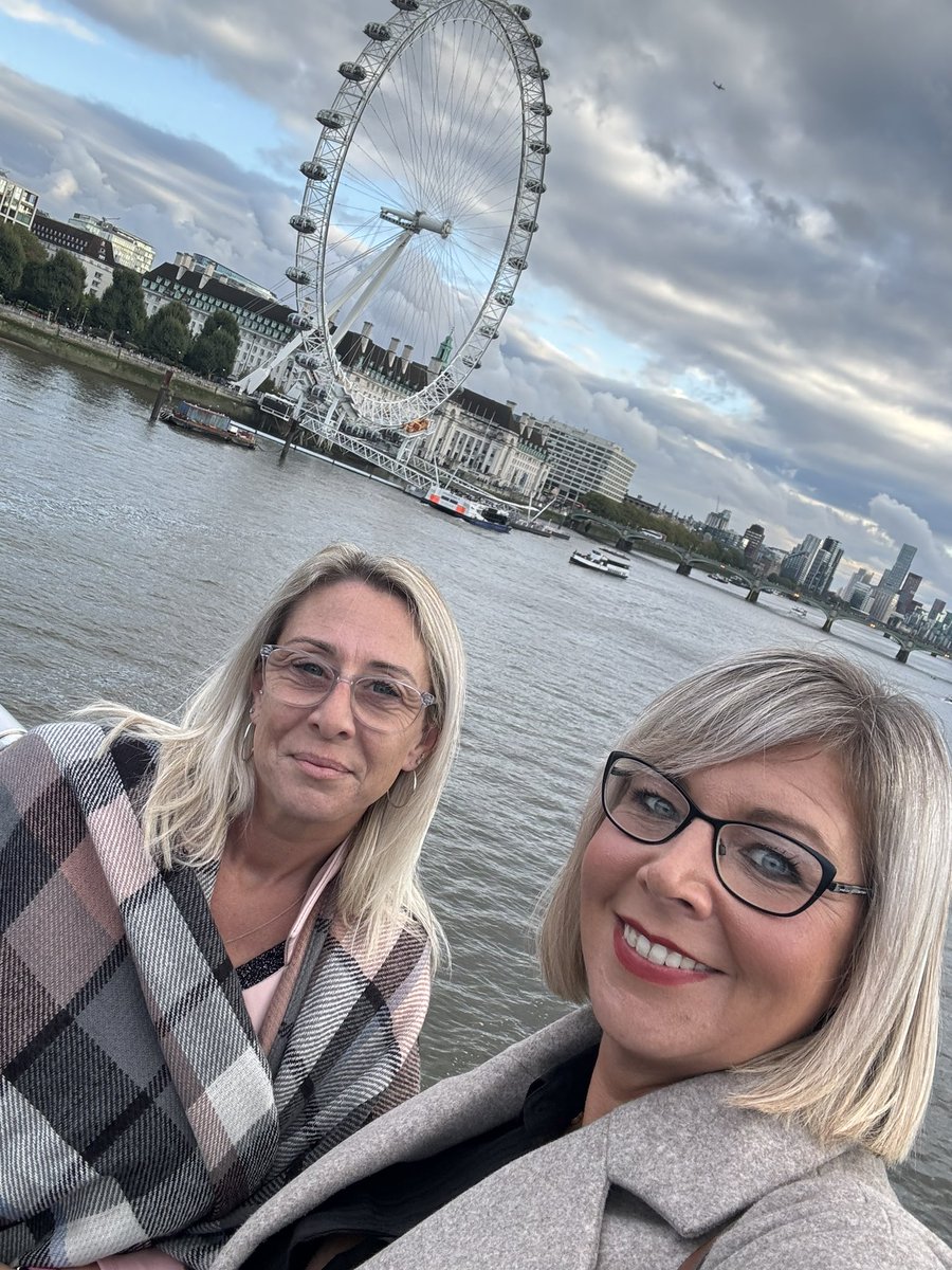 loobyloubell's tweet photo. Birthday trip to London to see Caberet @kitkatclubLDN absolutely fantastic show and experience 🤩 https://t.co/xVF2ZrvzGM