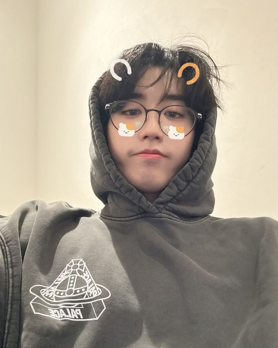 hansoftbot's tweet image. han jisung instagram update!