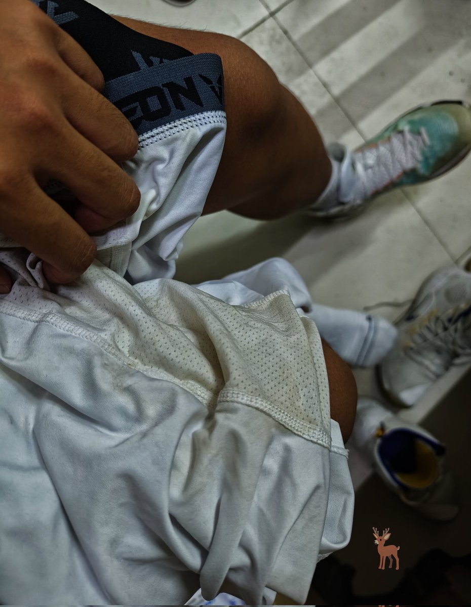 打完🏀高弹又脏了，又得洗了😔
#高中生 #高弹 #篮球体育生