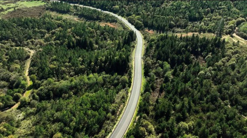 KorayMerdan's tweet photo. TABLO gibi yol. TEŞEKKÜRLER @kocaelibld 
Derince Toylar Ana Grup Köy Yolunda üstyapı yeniledi. Yol çizgileri ve yenilenen asfaltla Büyükşehir Belediyesinin modern şehircilik vizyonunun bir göstergesi olarak hizmete sunulan grup köy yolu boyunca tablo gibi manzaralar oluştu. https://t.co/yla3d6rXcv