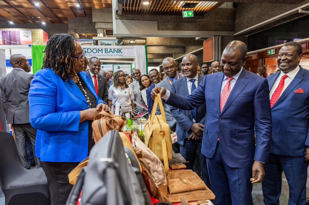 WilliamsRuto's tweet photo. Our continued push for a healthier business environment and more targeted affordable credit will ensure that small enterprises scale up their operations.
In turn, this will promote jobs creation, support more livelihoods and energise our countryโs economic transformation agenda.
At the Kenyatta International Convention Centre, Nairobi, for the Banking Industry Inua Biashara Small And Medium Enterprise Exhibition.
Challenged the banking sector to use technology to design innovative credit products that meet the needs of small and medium-sized businesses.