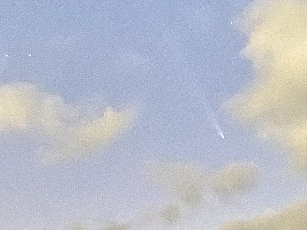 chobichobi4_27's tweet photo. 雲多くて見れないと思ったから見れて良かった✨
 #アトラス彗星 https://t.co/X0Mkafm51L