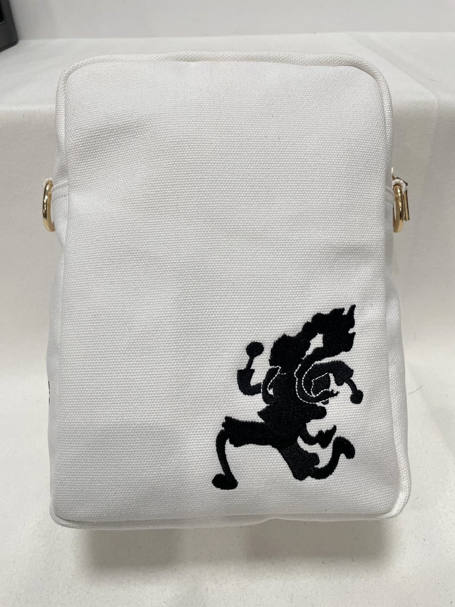 The supplier just sent me these photos, omg 🫣✨

And yes. I'm still working on this project. Of course! 🧍🏽‍♀️🩷