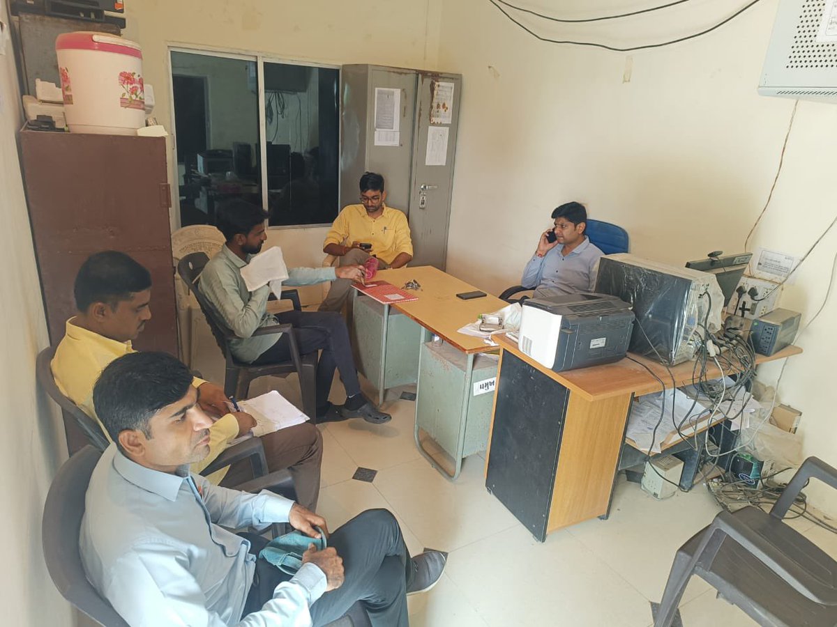 Deputy Collector & SDM, Morbi (@morbisdm) on Twitter photo ટંકારા તાલુકાના નસીતપર તથા મોટા રામપર ગામ ખાતે તલાટી દફતર તેમજ વ્યાજબી ભાવની દુકાન, પ્રાથમિક શાળા, પીએચસી સેન્ટર, મધ્યાહન ભોજન કેન્દ્ર તથા આંગણવાડીની તપાસણી કરી તેમજ ગામ લોકોના વિવિધ પ્રશ્નોની ચર્ચા કરી લગત વિભાગોને સૂચના આપી
<a href="/JayantiRavi/">Jayanti Ravi</a>
<a href="/revenuegujarat/">Revenue Dep. Gujarat</a>
<a href="/CollectorMorbi/">Collector & District Magistrate, Morbi</a> ટંકારા તાલુકાના નસીતપર તથા મોટા રામપર ગામ ખાતે તલાટી દફતર તેમજ વ્યાજબી ભાવની દુકાન, પ્રાથમિક શાળા, પીએચસી સેન્ટર, મધ્યાહન ભોજન કેન્દ્ર તથા આંગણવાડીની તપાસણી કરી તેમજ ગામ લોકોના વિવિધ પ્રશ્નોની ચર્ચા કરી લગત વિભાગોને સૂચના આપી
<a href="/JayantiRavi/">Jayanti Ravi</a>
<a href="/revenuegujarat/">Revenue Dep. Gujarat</a>
<a href="/CollectorMorbi/">Collector & District Magistrate, Morbi</a>
