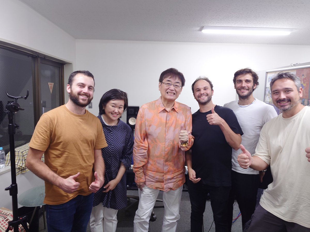 本日、フランス国営放送さんが、日本アニメのドキュメントの制作するので、
日本のアニソン作家を代表して、取材を受けてきました。
放送は、来年だそうです。

海外で大人気のジャパニメーションを文化的の側面から探る深い番組。
11月30日のパリオケコンの取材も来てくれるそうです。