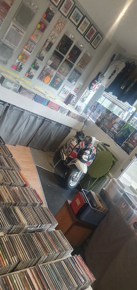 soundssuburbs's tweet image. Morning all, open Wednesday, Thursday, Friday and Saturday this week 
10 - 4
#recordshop #recordstore #vinylrecords #vinylcollector #cdcollector #books 
@GCPunkNewWave
@