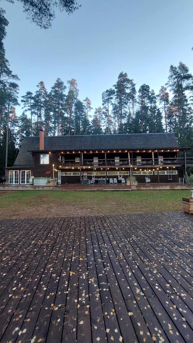 Our workgroup autumn seminar was held in this beautiful location in southern Estonia. Perfect place to discuss the topic of 'Evolution and Macroecology'    macroecology.ut.ee/en/workgroup-a…