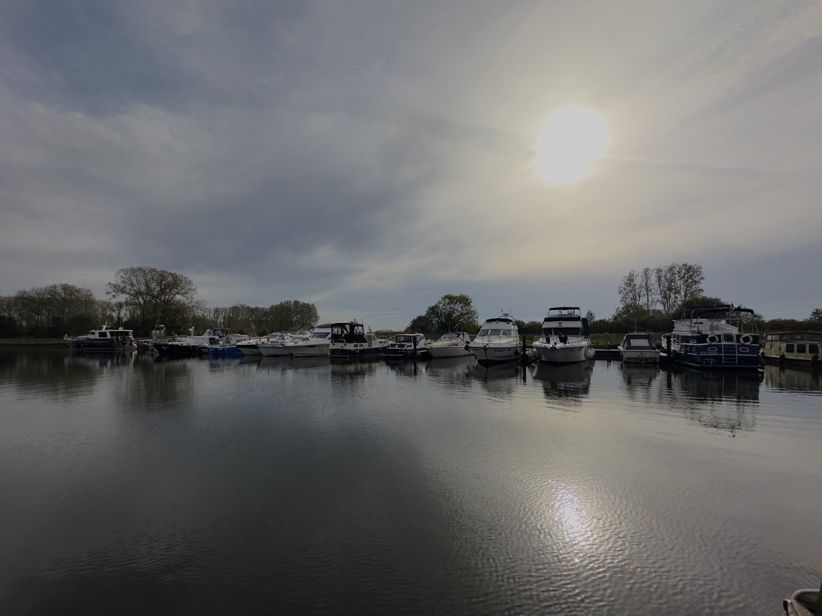 MWezemael's tweet photo. #vrtweer #weerfoto #Mendonk #herfst #fietsweer https://t.co/jnRf0mpxrD