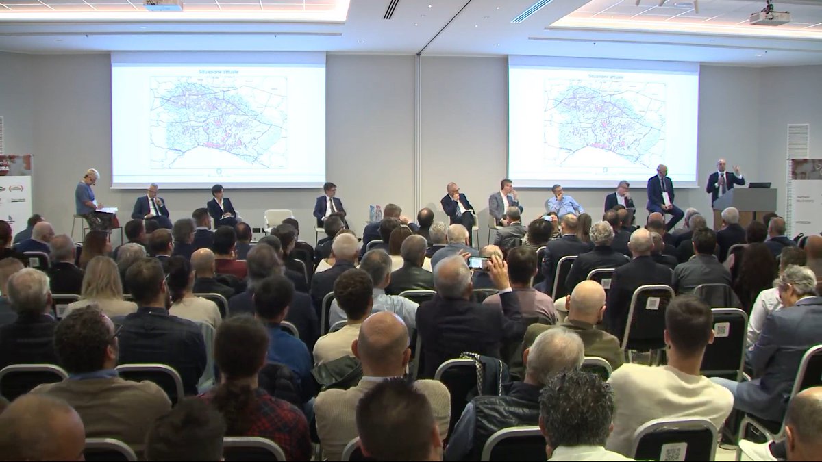 Carni_Salumi's tweet photo. Nel suo intervento nella Giornata della @suinicoltura, il Commissario alla #Pestesuina, Giovanni Filippini, parla chiaro: bisogna agire per contenere il virus in maniera preventiva, il virus è passato da una zona di 500kmq a oltre 2.2 milioni di ettari. https://t.co/XrTDuGfQ8Z