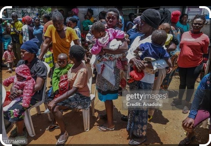 AnnmituAnn's tweet photo. Young Mothers waiting in line to get access to free health care services..This was our way of celebrating the international day of the Girl child by bringing services to the community level https://t.co/POZ0TQozJM