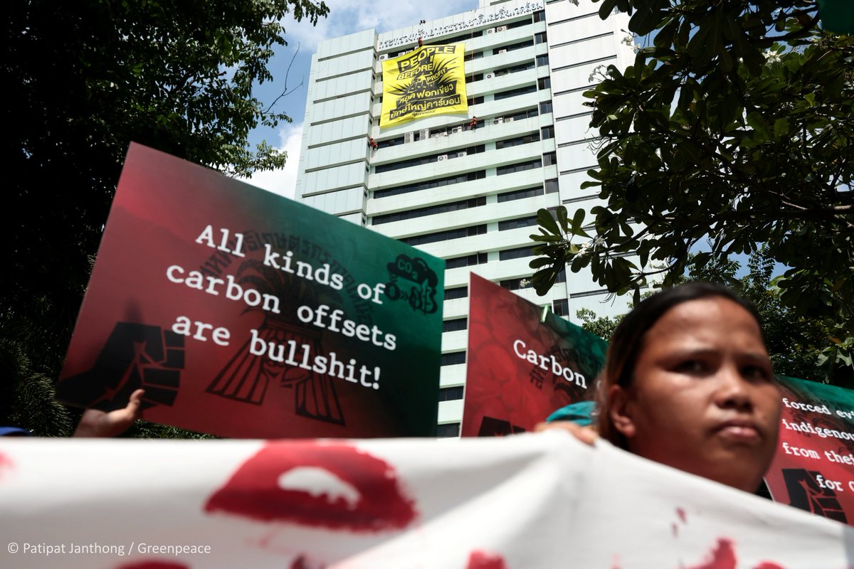 มีการรายงานข่าวระบุว่า “…นายจตุพร บุรุษพัฒน์ ปลัด ทส.กล่าวกับสื่อมวลชนว่า จากการตรวจสอบเบื้องต้นพบว่าไม่มีการขออนุญาตและเป็นการลักลอบขึ้นไปโดยพละการ ขณะนี้ ได้มีการตรวจสอบภายใน และแจ้งความดำเนินคดี ต่อสน.บางซื่อให้ดำเนินคดีแล้ว…”

ผมขอชี้แจงว่า