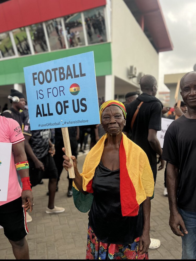rubben_jr's tweet photo. Football is not for the “football people”. It’s for us. #SaveGHfootball #whereisthelove https://t.co/xoY6EERiP6