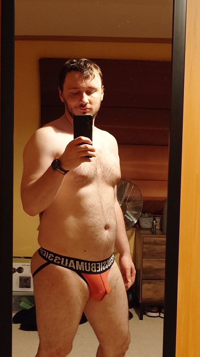 cheeky_scot's tweet photo. I've been a very good boy today, day 16/31 for #locktober #jocktober . I took @KiwiLatex car to the garage this morning and gave him a nice full body massage before bed. He seems to be really happy now. https://t.co/FSWlmgeoZH