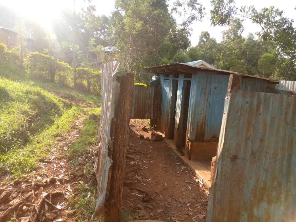 siasaplace's tweet photo. This is the current state of the ablution blocks at Materio DEB Primary School, Nyamira County. 
Cracked walls and unsanitary conditions pose serious health risks to the students who rely on these facilities every day. 

#MsomiMnyonge 
@EduMinKenya 
@GovernorNyaribo https://t.co/awrll0mdhX