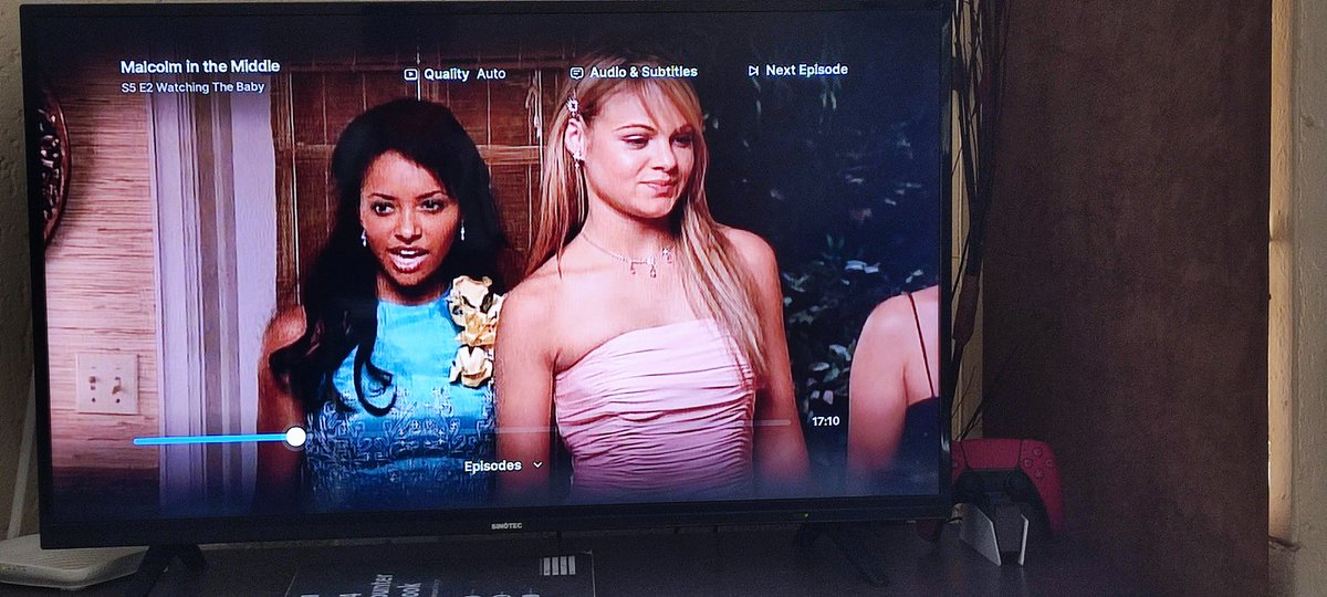 I was watching Malcolm in the Middle and spotted <a href="/KatGraham/">Kat Graham</a> in one episode.