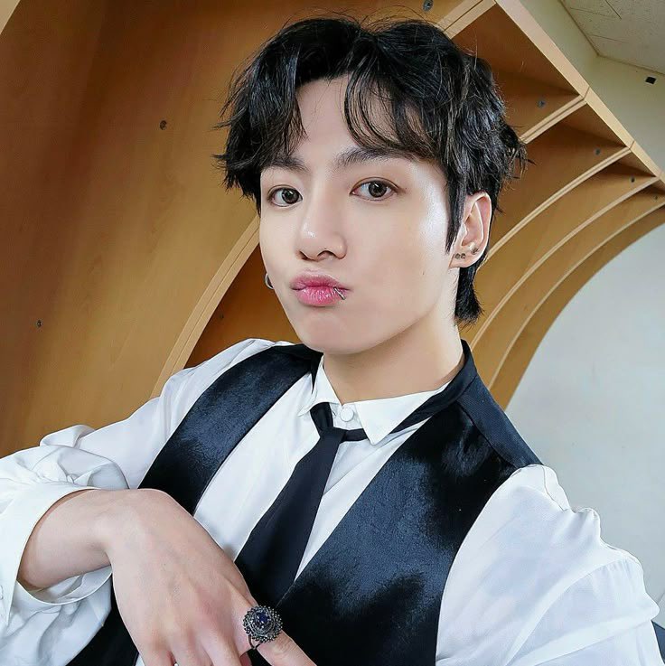 _Jungkook_UK's tweet image. Can i get 500 replies &amp;amp; retweets? 

I vote for #jungkook at #2024MAMAVOTE 

Don’t forget to vote on EMA ✌️

mtvema.com/vote/best-k-pop