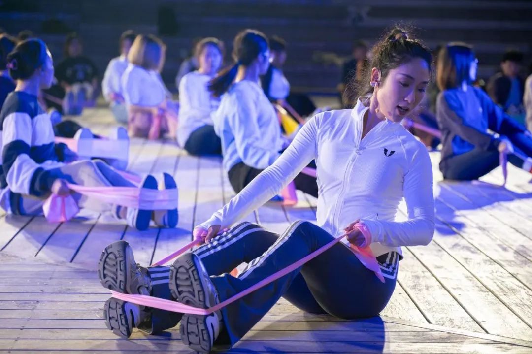 ZJU_China's tweet photo. On #WorldSpineDay, don't forget to take a moment to stretch, walk, or just stand tall!
Photo: 浙大体育与艺术
#ActiveZJU #Wellbeing #SpineHealth https://t.co/wPCSKQHgHY