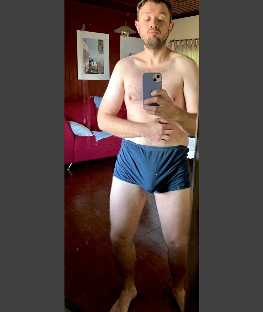 JamixeLuis's tweet photo. Alguien que me limpie el vidrio ? https://t.co/8bSXuNhAvx