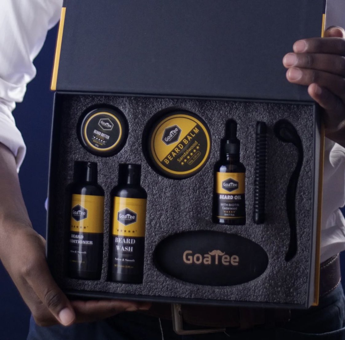 LaditUg's tweet photo. The beard grooming kit. Containing all your beard growth and beard grooming essentials at only 230k
Order now to get yours on 0870208936 or 0708957959 today.. https://t.co/DajhCyJD7m