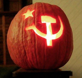 AkalEditor's tweet photo. 👻 ¿Truco o revolución?💪

🎃 ¡Feliz Noche de Halloween, camaradas!🎃 https://t.co/LGLTA9pJvu