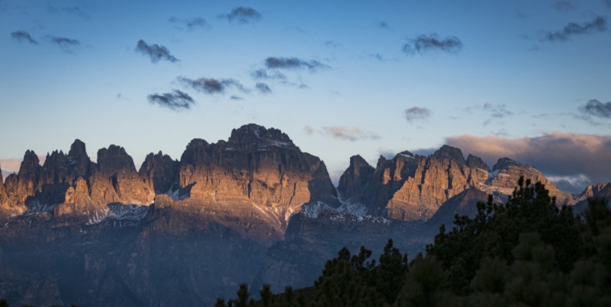 DolomitesUNESCO's tweet photo. «Il ruolo delle Amministrazioni locali per la gestione delle #Dolomiti #PatrimonioMondiale». L’appuntamento sarà ad #Andalo (Trento) il 15 e 16 #novembre: c’è tempo fino al 30 ottobre per iscriversi.  Per maggiori informazioni: https://t.co/6djkdSpT1l https://t.co/TcPWuW3rRJ