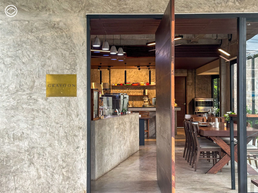 readthecloud's tweet photo. คอลัมน์ #ShareLocation รอบนี้ พาไปรู้จักกับ ‘Grayoon House’ โรงแรมบูทีก 3 ห้องนอน ในตาคลี จ.นครสวรรค์ ฝีมือ เชฟปาร์ค-ภัทรวิทย์ จันทร์ไทย ที่เนรมิตคาเฟ่และเปิดคอร์สอาหารไทย สร้างประสบการณ์ Casual Dining กลางตาคลี! และคุยกับเขาในอีกหลายมิติ
https://t.co/aLPs3Py54p https://t.co/YEYtnAJgvk