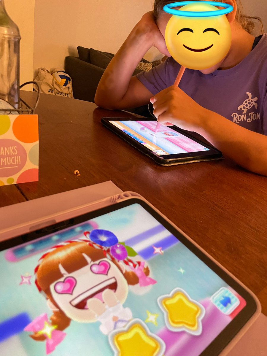 3714Bookdragon's tweet photo. Casually teaching my niece the art of perfectly cracking an egg on Cooking Mama so she can understand the stress I went through at her age with my pink DSlite 😂 https://t.co/1bqU9rHa5P